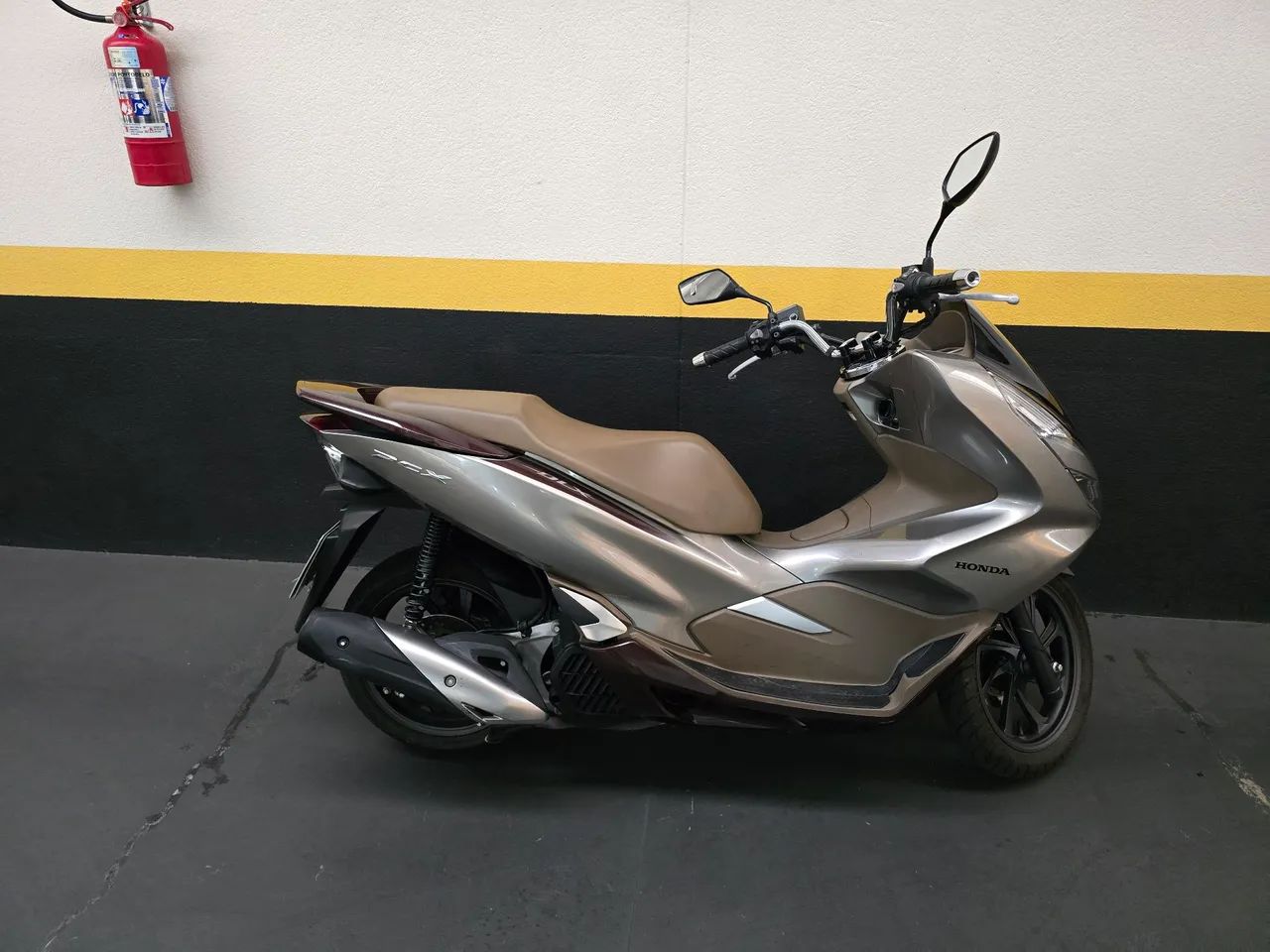 PCX DLX ABS 2022 **3MIL KM** - Foto 5
