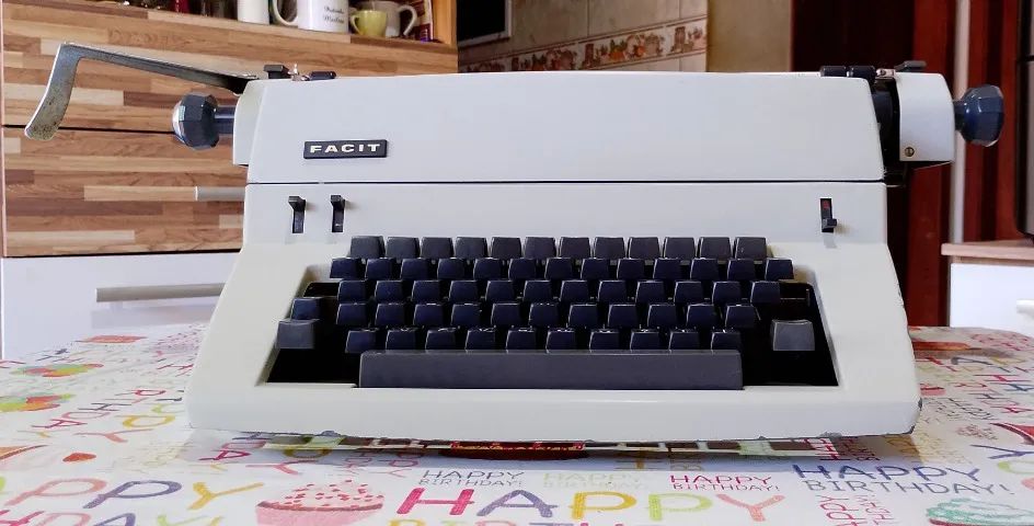 Máquina de escrever FACIT64301726181891122
