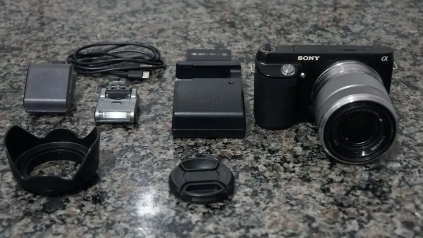 Câmera Fotográfica Sony Nex-F3 - Lentes 18-55 + Flash HVL-F7S +