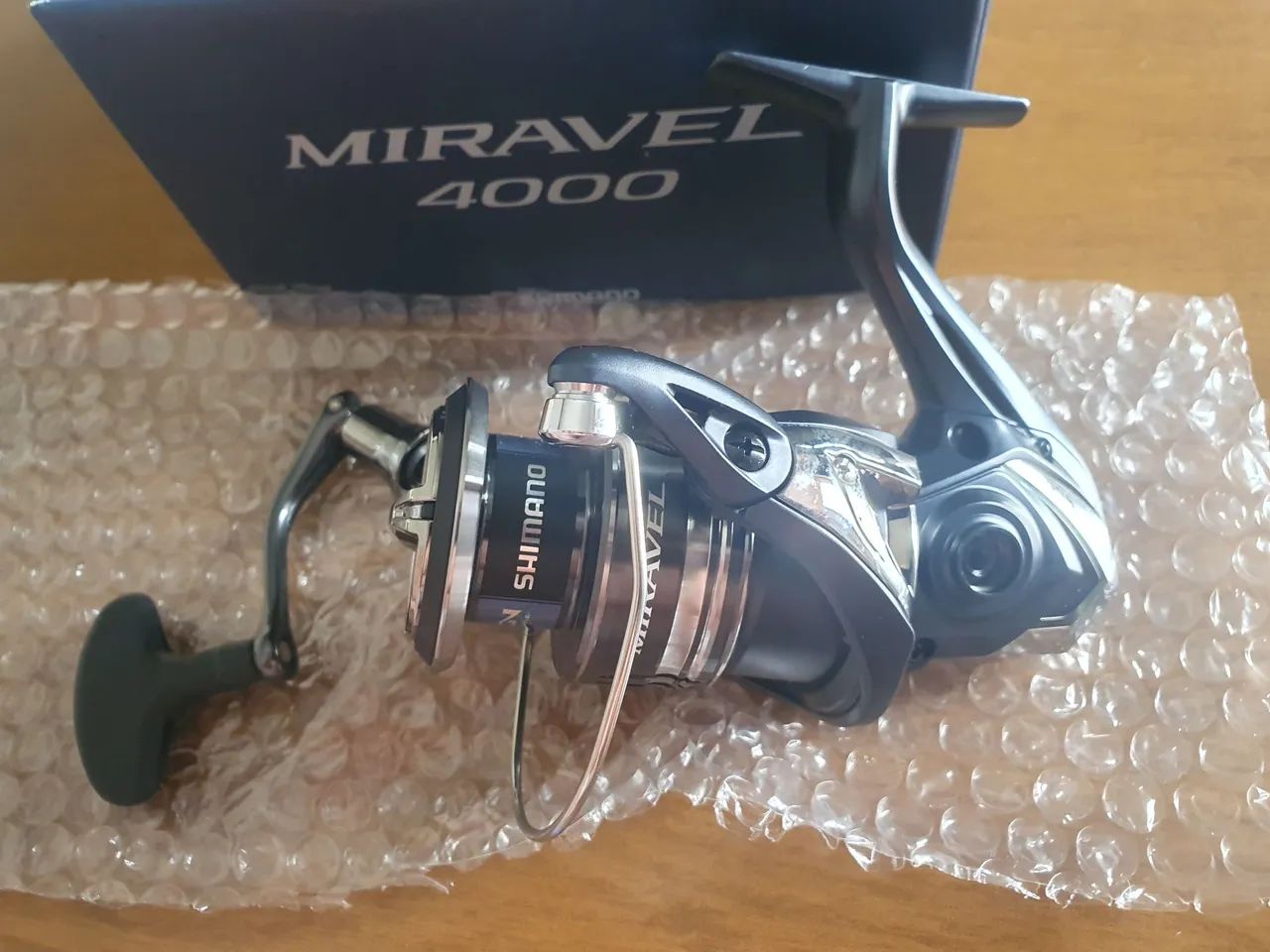 Molinete de Pesca Shimano Miravel 4000 Novo - Foto 4