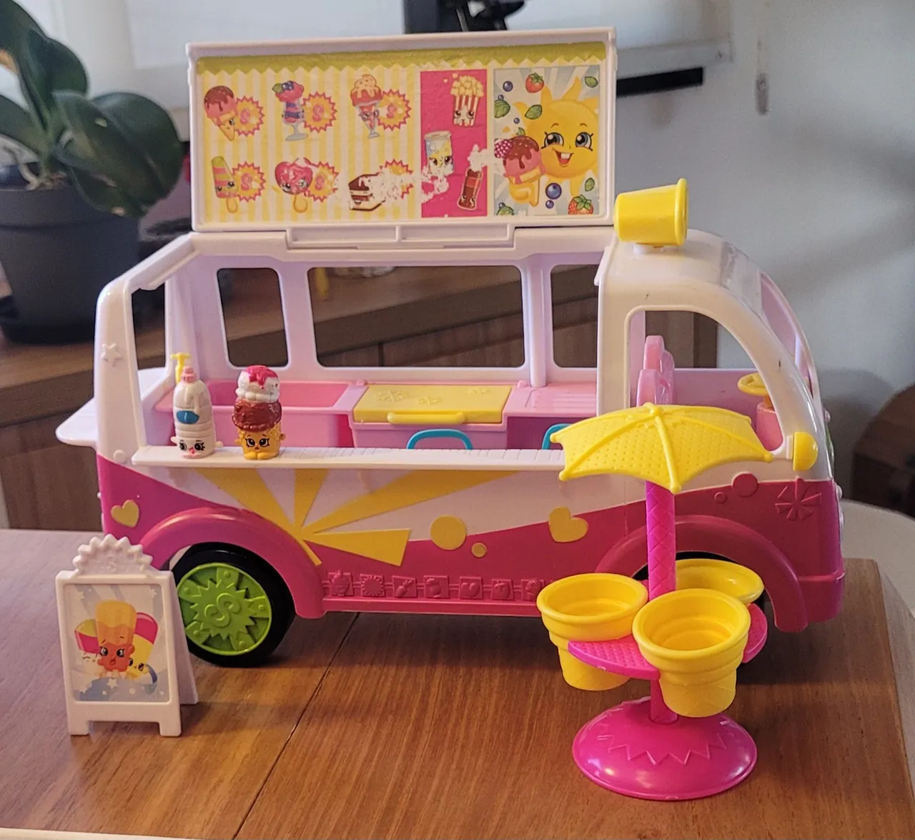 Shopkins Ice Cream Truck