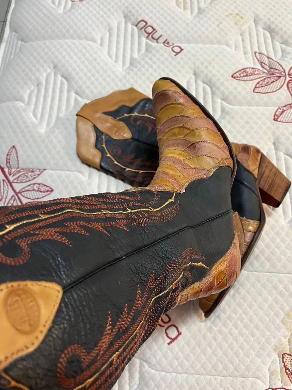 Bota Texana Escamada Feminina  - Foto 4
