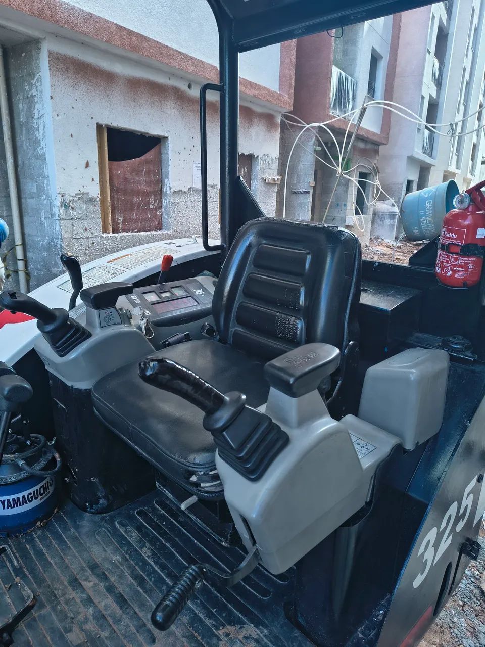 MINI ESCAVADEIRA BOBCAT 325 - Foto 6