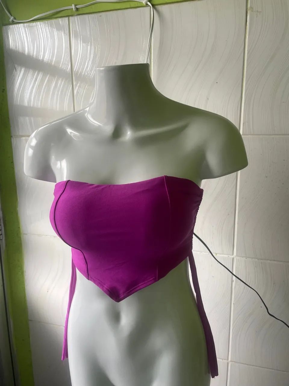 Top Cropped Preto com Detalhe de Laço - Foto 2