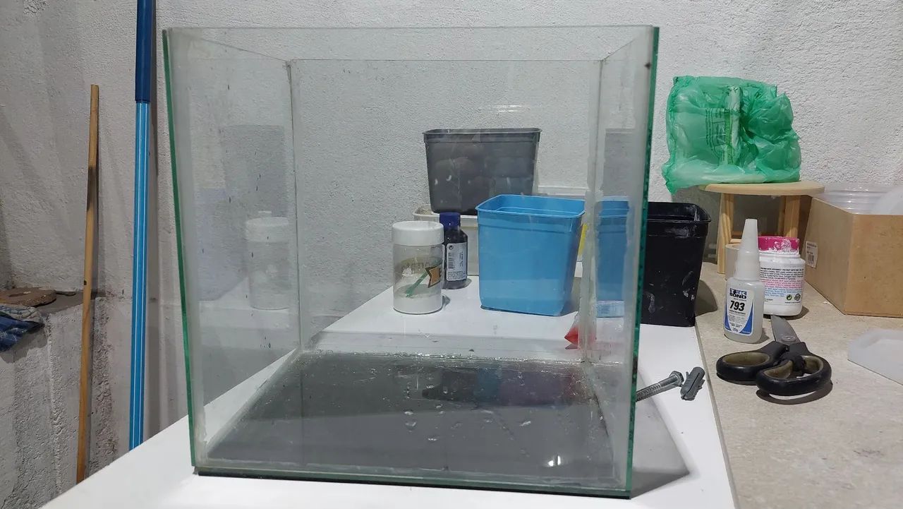 Aquário de vidro 20 x25x20  cm 13 litros  - Foto 2