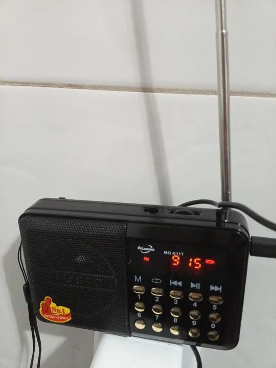 Rádio Portátil AM/FM com MP3 Player - Novo!