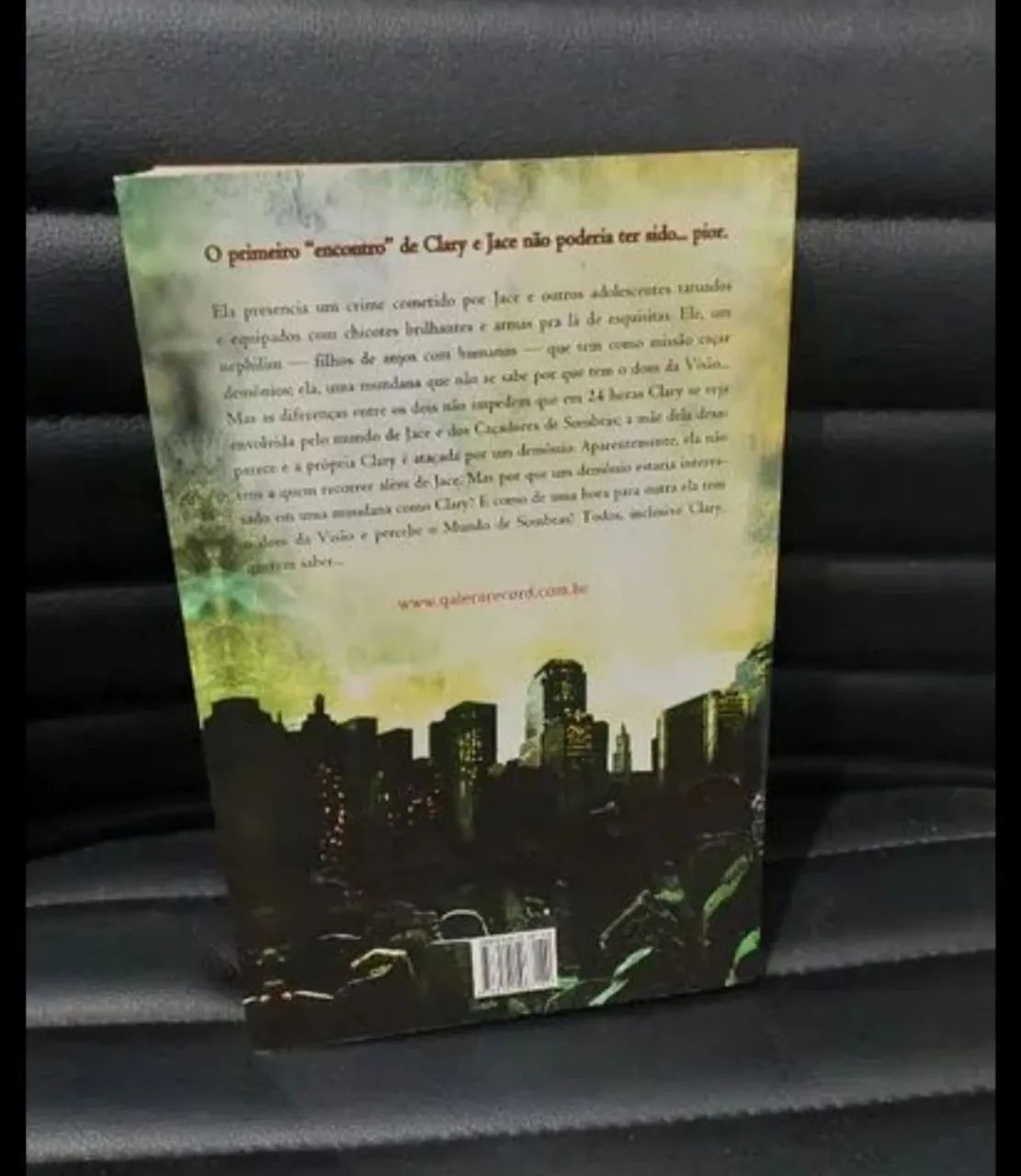 Livro: Os instrumentos mortais - Cidade dos Ossos - Cassandra Clare - Foto 2