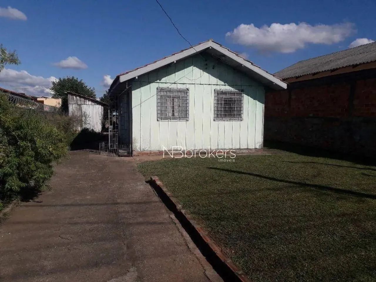 EM BAIRRO TRANQUILO  PRONTO PARA CONSTRUÇÃO DE SOBRADOS E FÁCIL ACESSO À BR 277