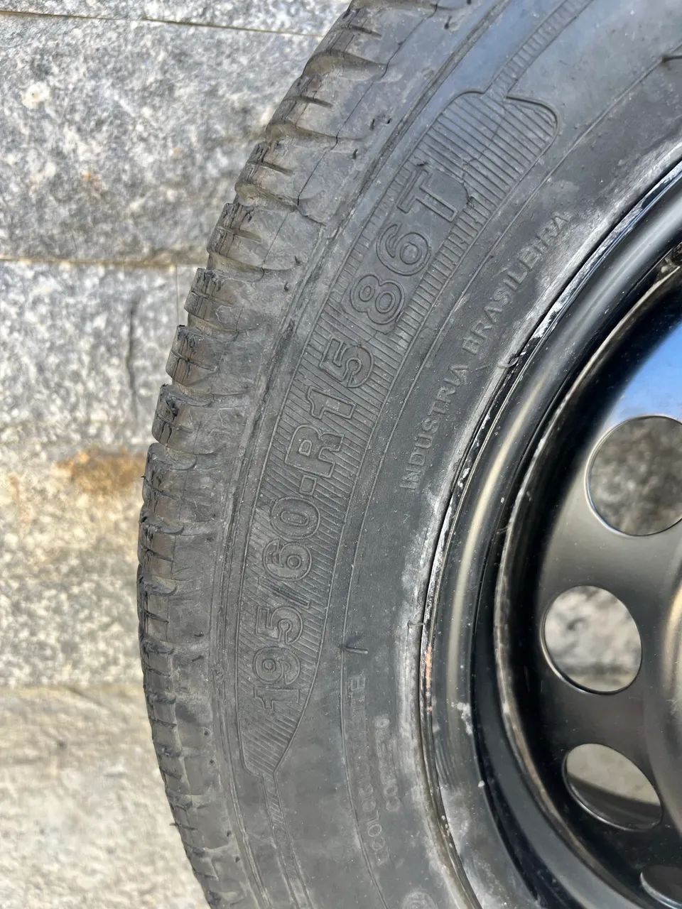 ARO 15R FORD FERRO + PNEU NOVO REMOLD - Foto 2