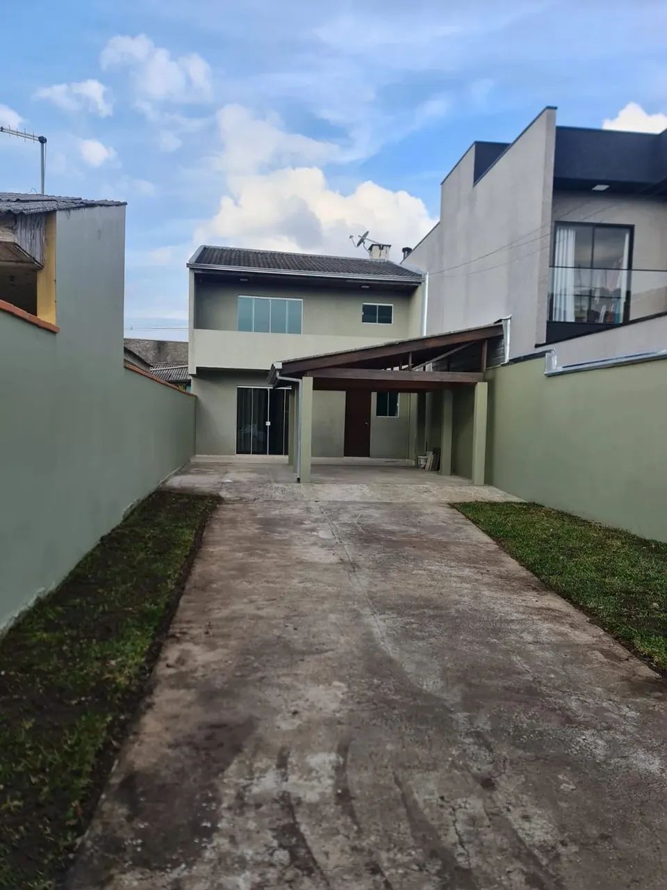 Sobrado 01 quarto para alugar no Uberaba