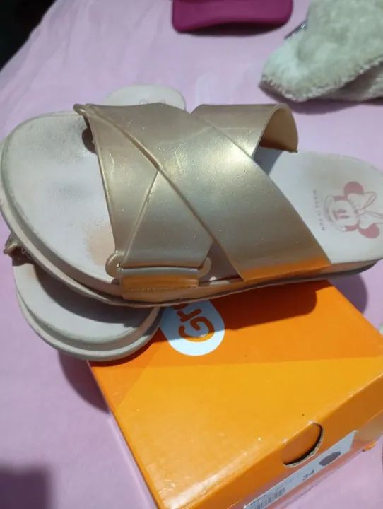 Sandálias Douradas - Tamanho 37 - Foto 2