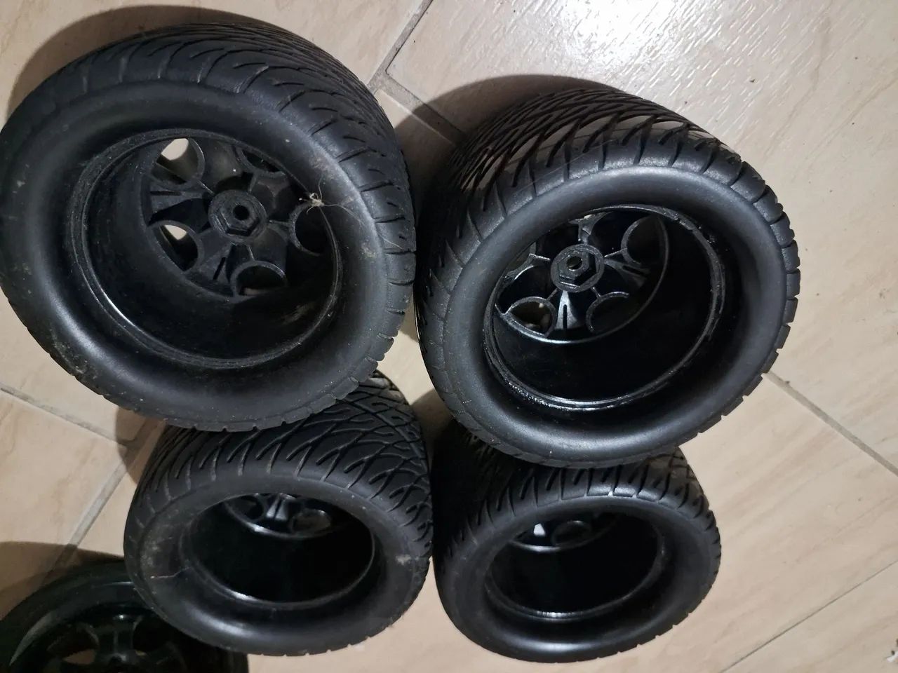 Rc Automodelo jogo de rodas 14mm sem detalhes  - Foto 3