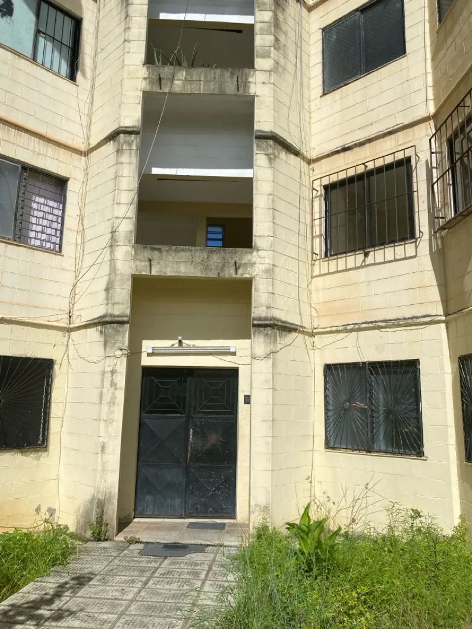 Excelente apartamento com três quartos no José Tenorio 