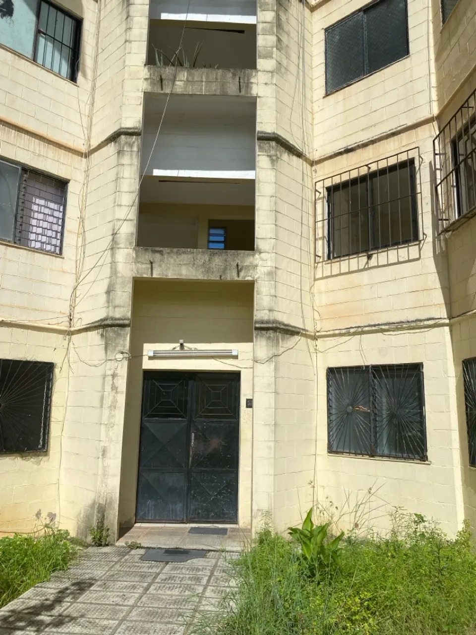 Excelente apartamento com três quartos no José Tenorio 