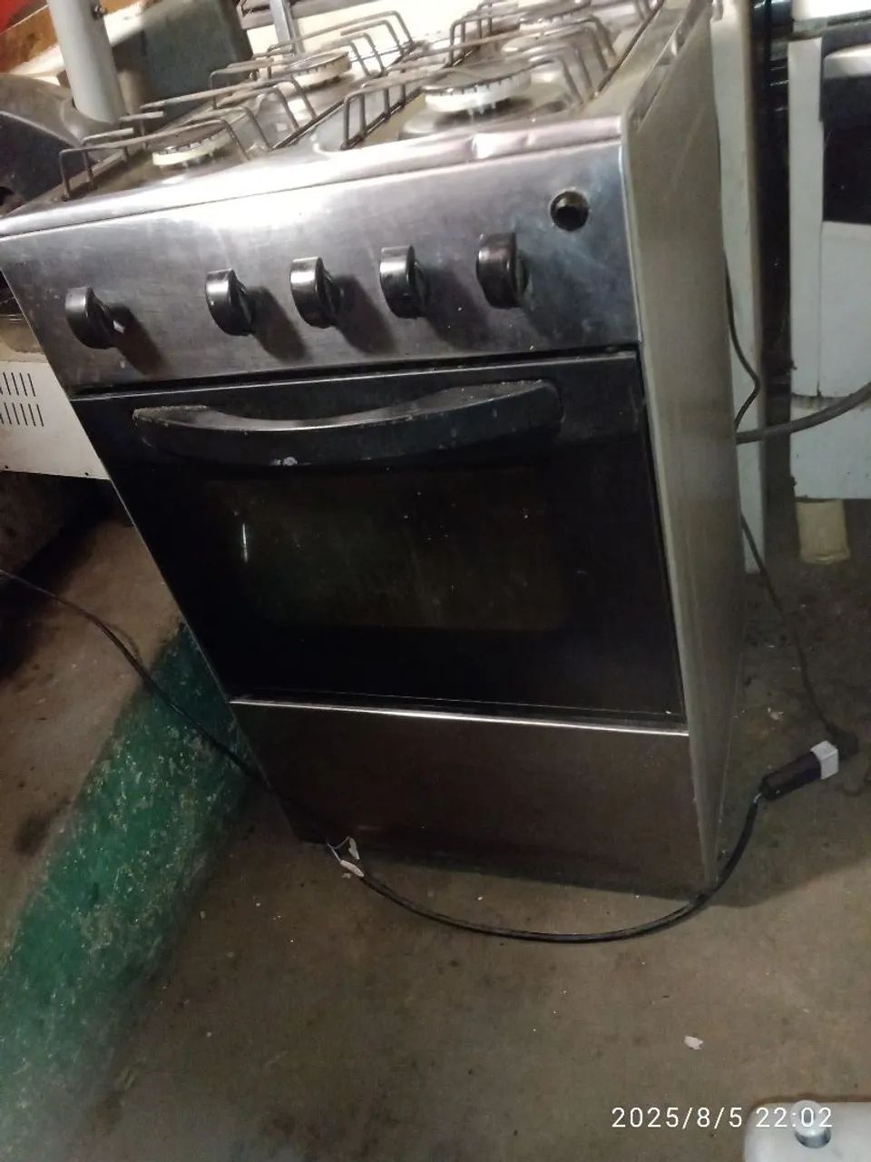 Fogão a gás usado modelo mais antigo (Fogão muito resistente) - Foto 5