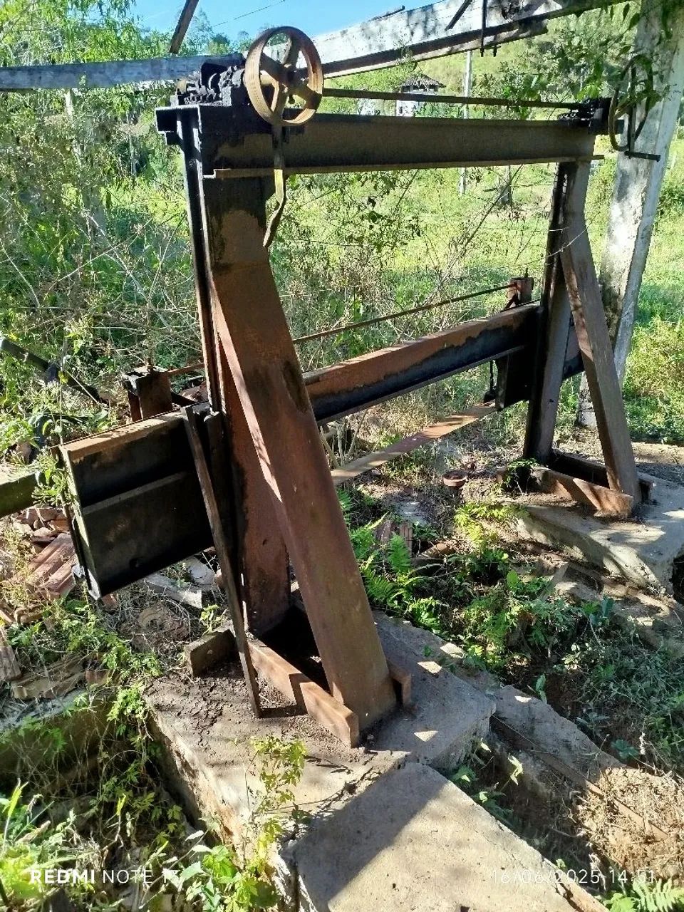 Serra horizontal de madeira pesada desdobramento Metálica Antiga para Projeto Industrial - Foto 3