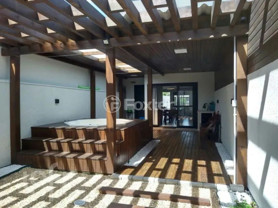 Casa à venda Rua Tarumã, Praia do Sonho (Ens Brito) - Palhoça