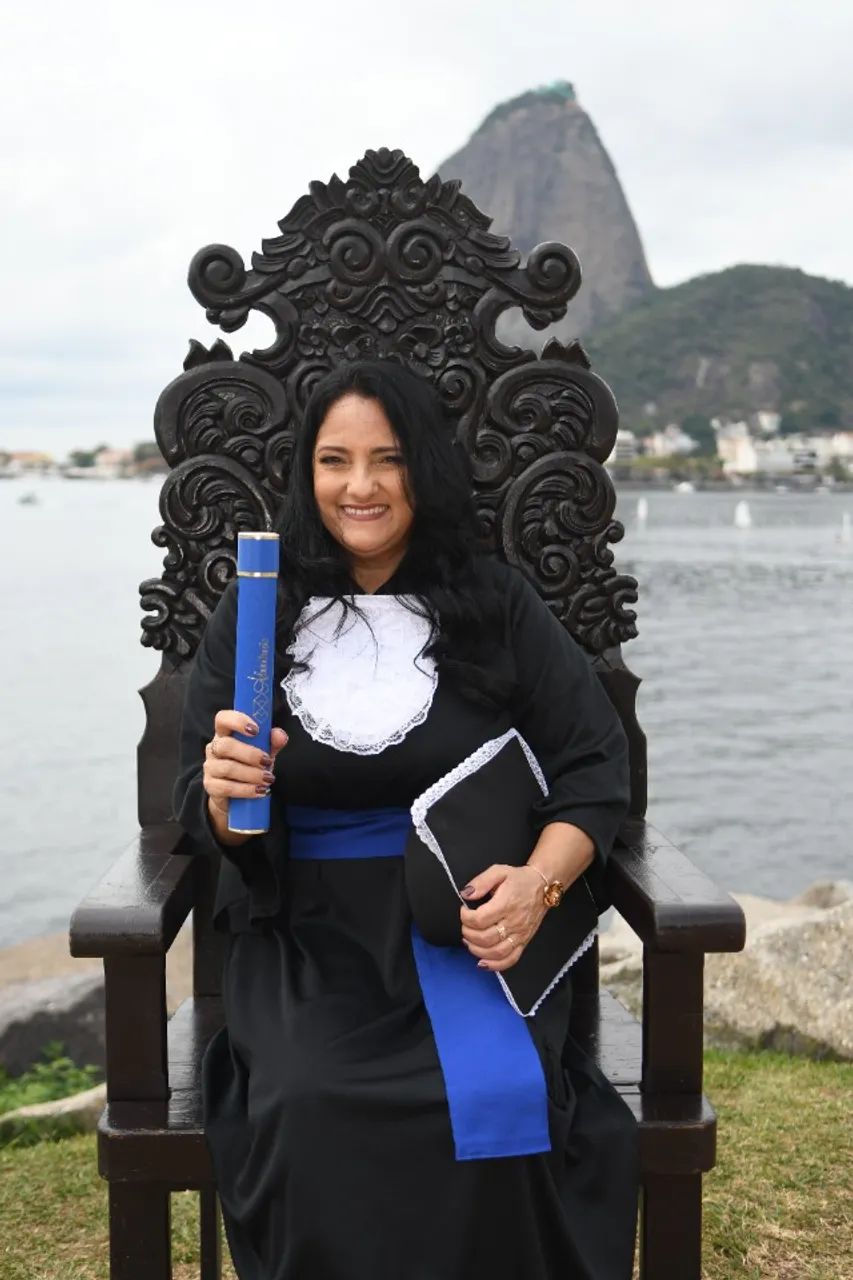 Ensaio externo com Beca de formatura