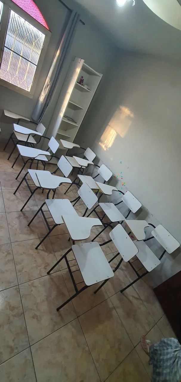 Cadeira (Carteiras) escolares com prancheta - Foto 2