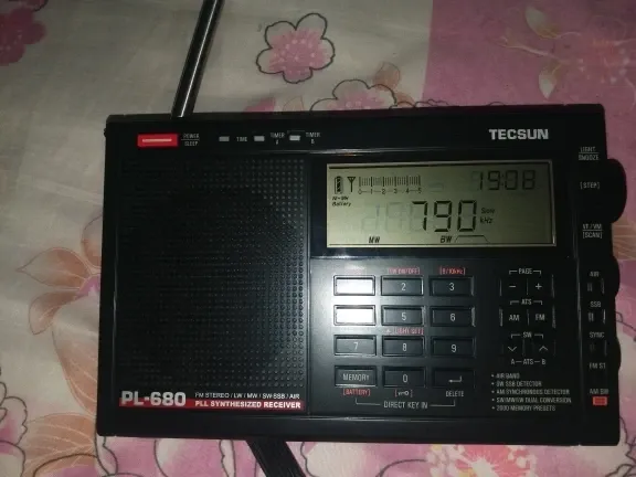 Rádio TECSUN PL680 Versão PLL Analógica (NOVO)