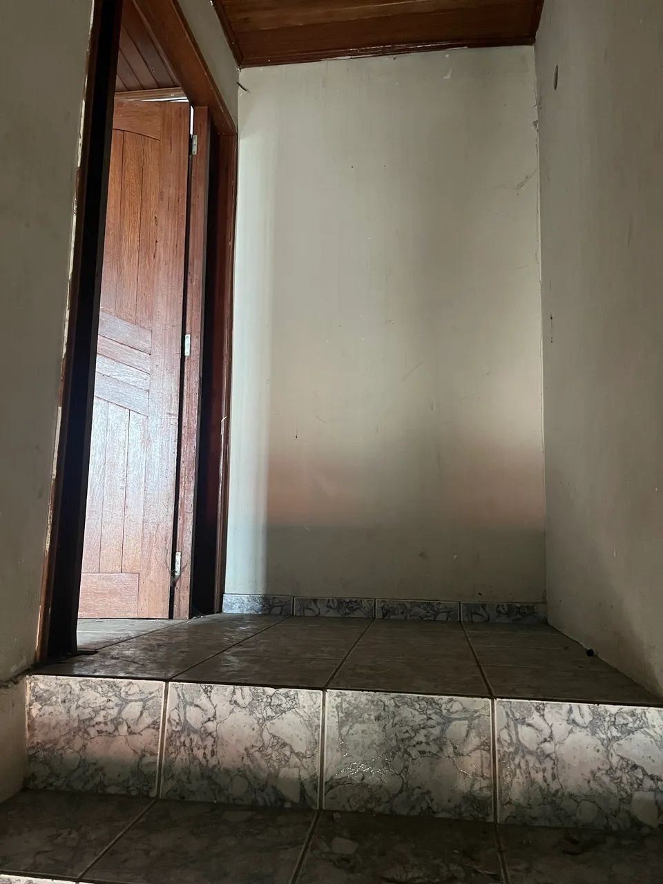 Prédio comercial com 6 aptos e galpão | Av. Silves - localização estratégica - Foto 5