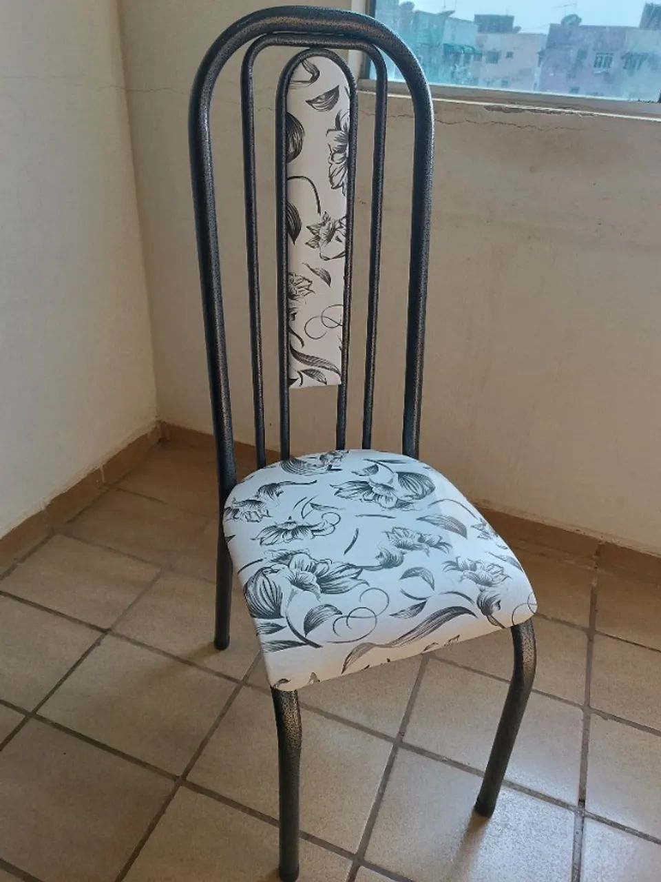 Mesa de mármore com 6 cadeiras - Foto 5