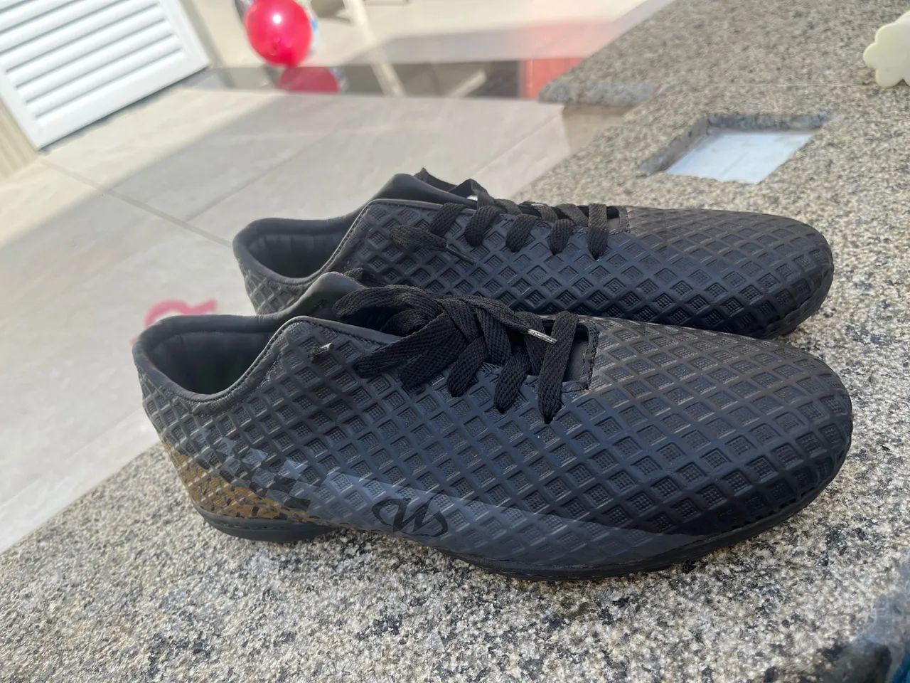 Chuteiras de Futebol Society NOVA N42