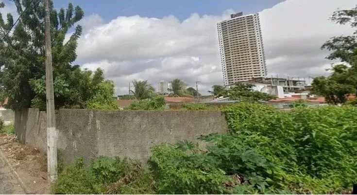 Imóvel para venda possui 360 metros quadrados em Ponta Negra - Natal - RN