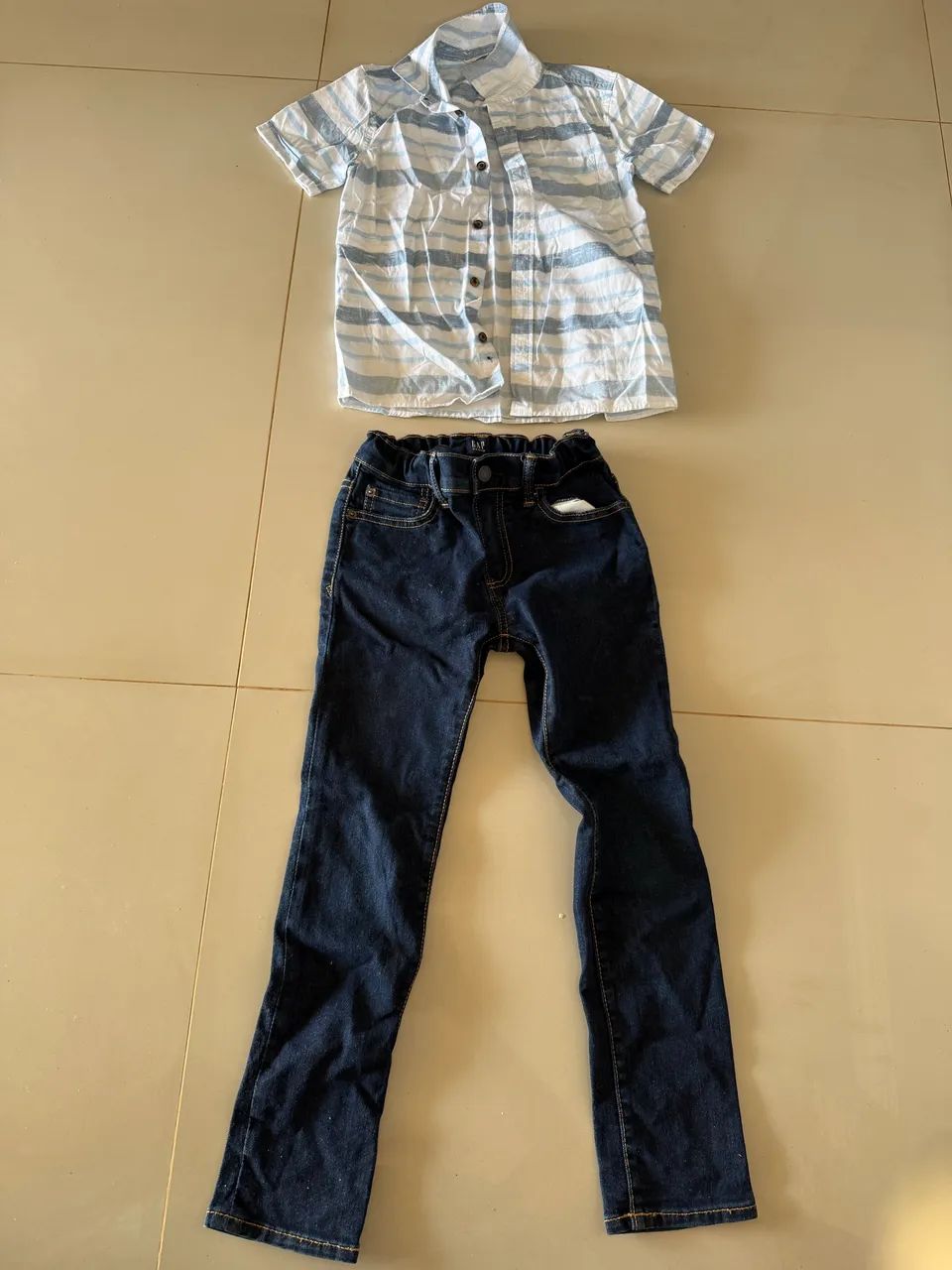 Conjunto calça Gap e blusa 