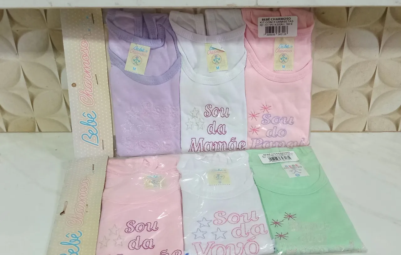 Kit 3 Camisetas Bebê Charmoso - Sou da Mamãe, Sou do Papai, Sou da Vovó