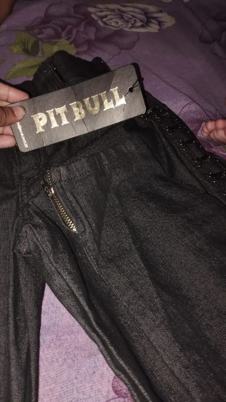 Calça nova da Pit Bull