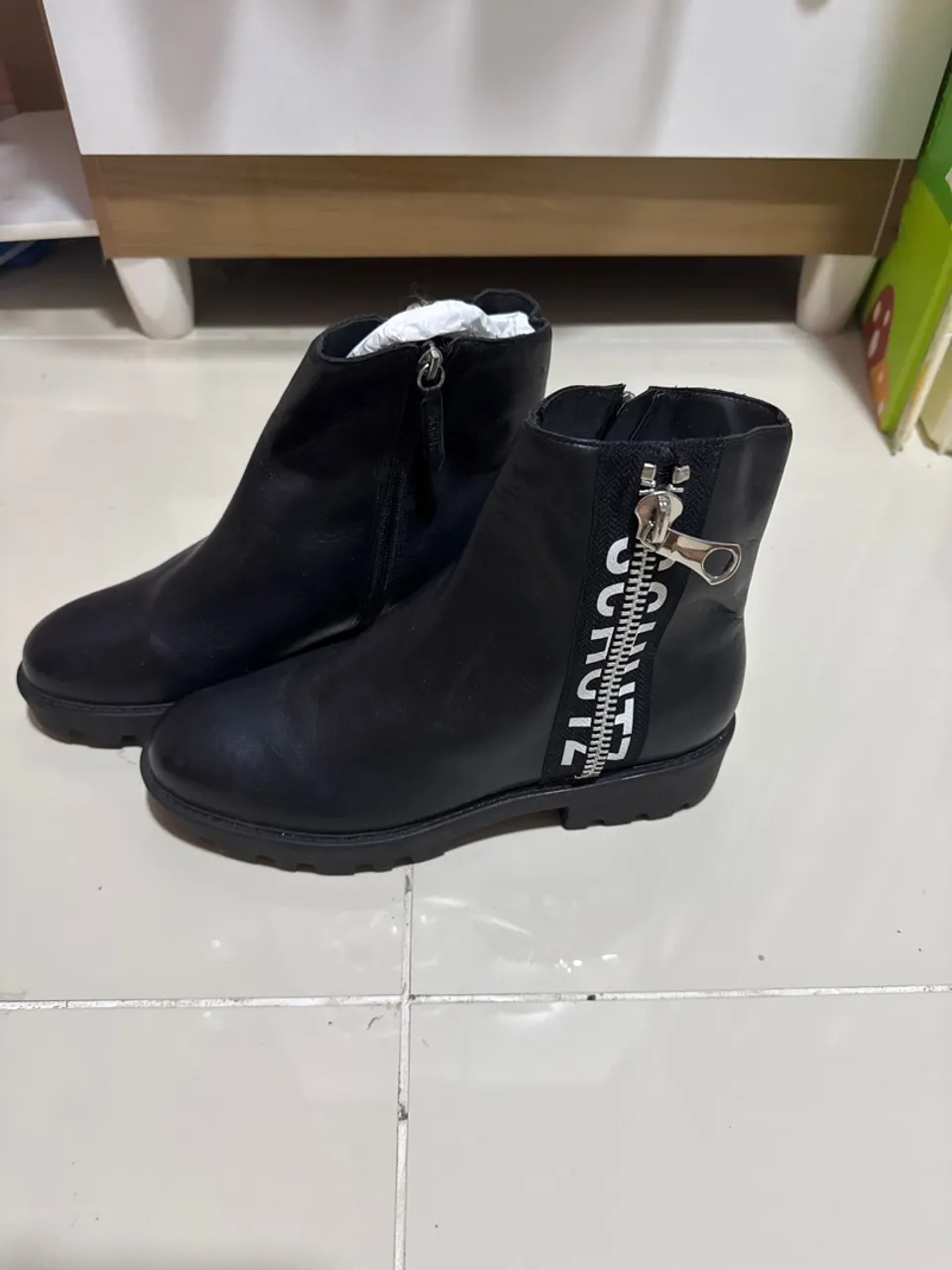 Bota schutz nova n37