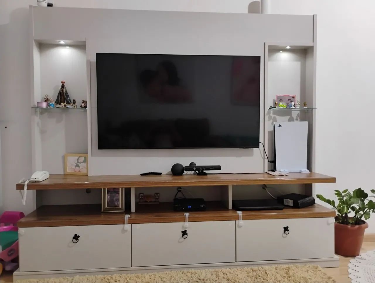 Estante home  para TV com 3 gavetas - Foto 2