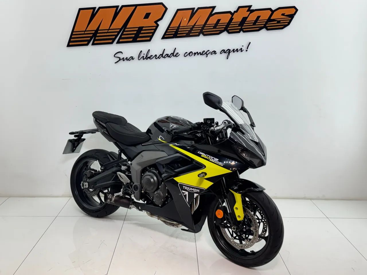 TRIUMPH DAYTONA 660 - Foto 2