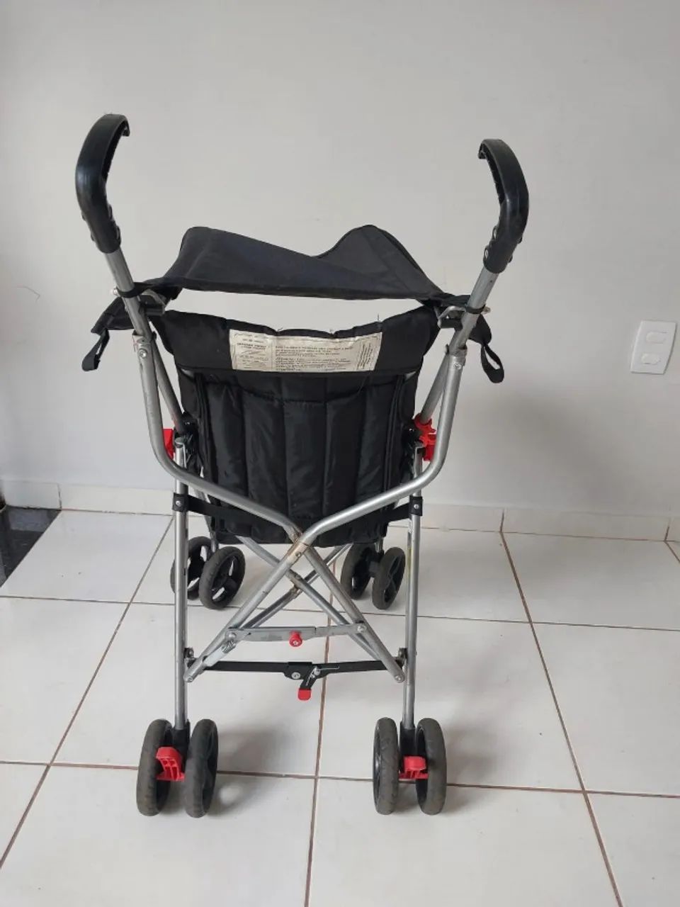  Carrinho de Bebê Modelo Guarda-Chuva R$ 150,00 - Foto 2