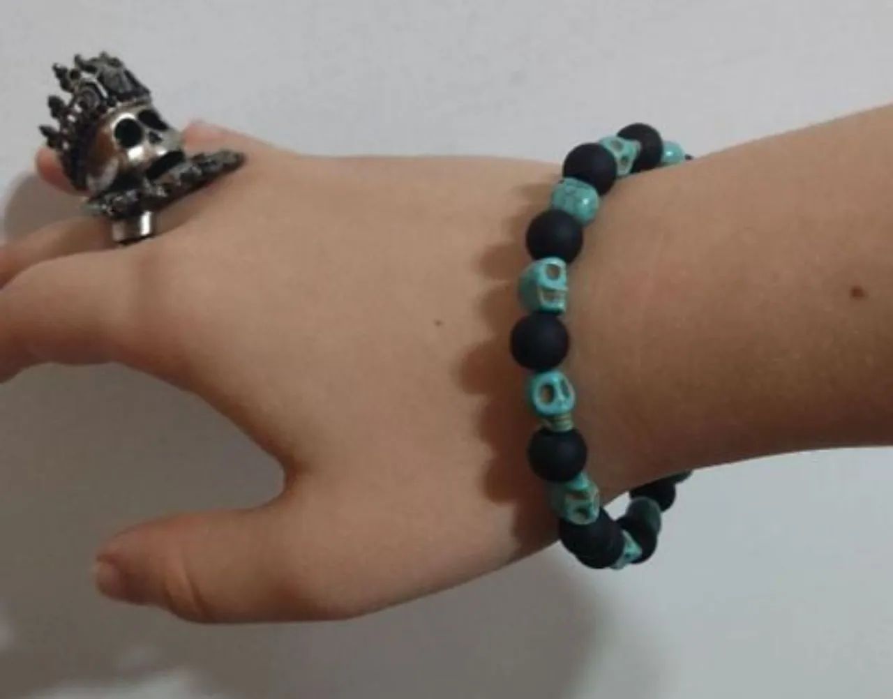 conjunto pulseira e anel de brilho de caveira  - Foto 2