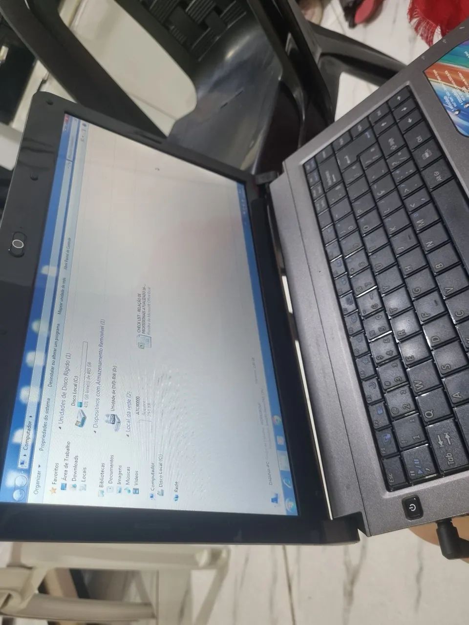 Notebook bateria viciada restante funciona tudo  - Foto 4