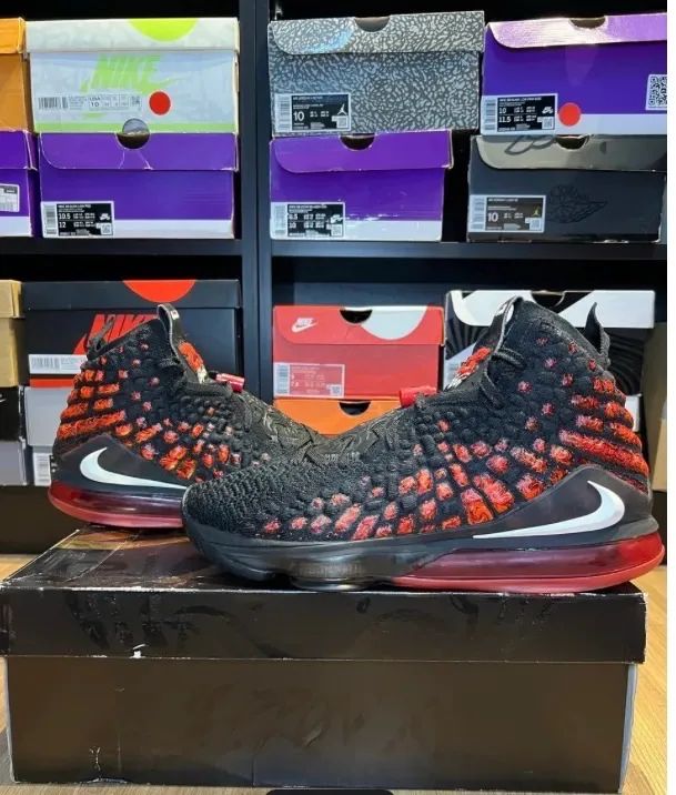 Nike lebron XVII