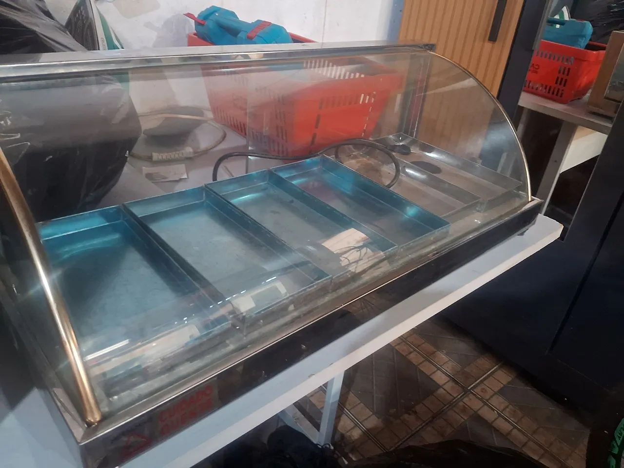Estufa de 6 bandeja vidro curvado semi nova  - Foto 3