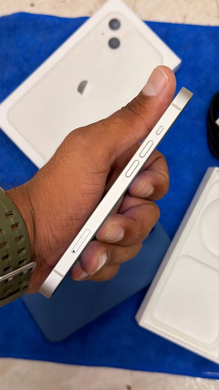 iPhone 13 branco novinho todo original  - Foto 3