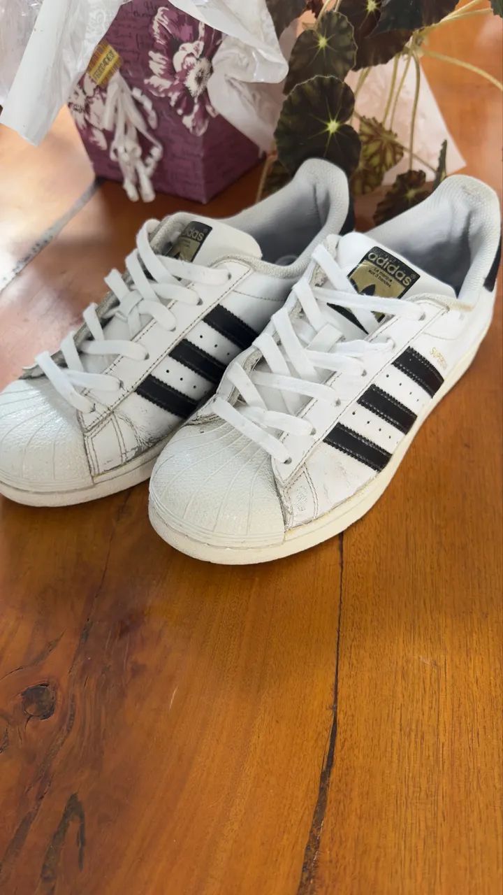 Tênis adidas superstar