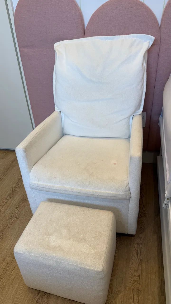 Poltrona de amamentação balanço e puff boucle branco - Foto 4