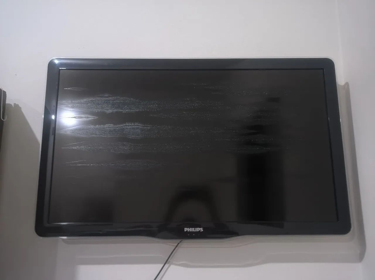 Televisão Philips com mancha na tela