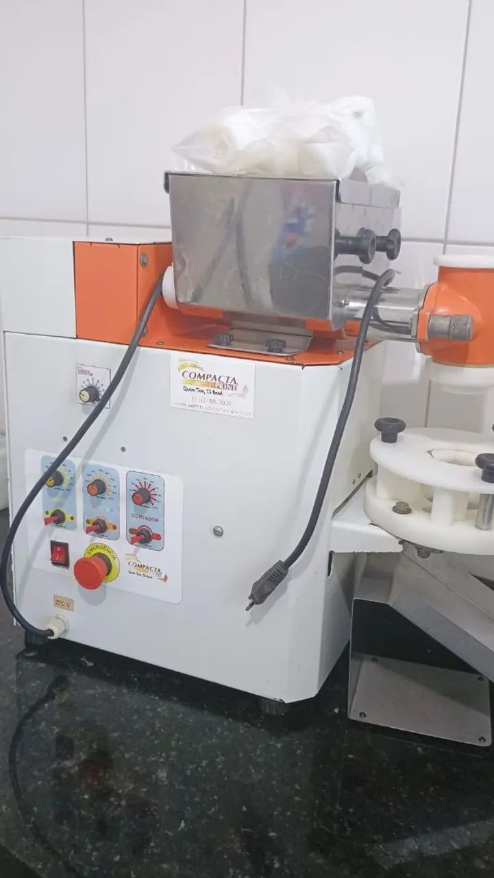 Máquina de salgados compacta print