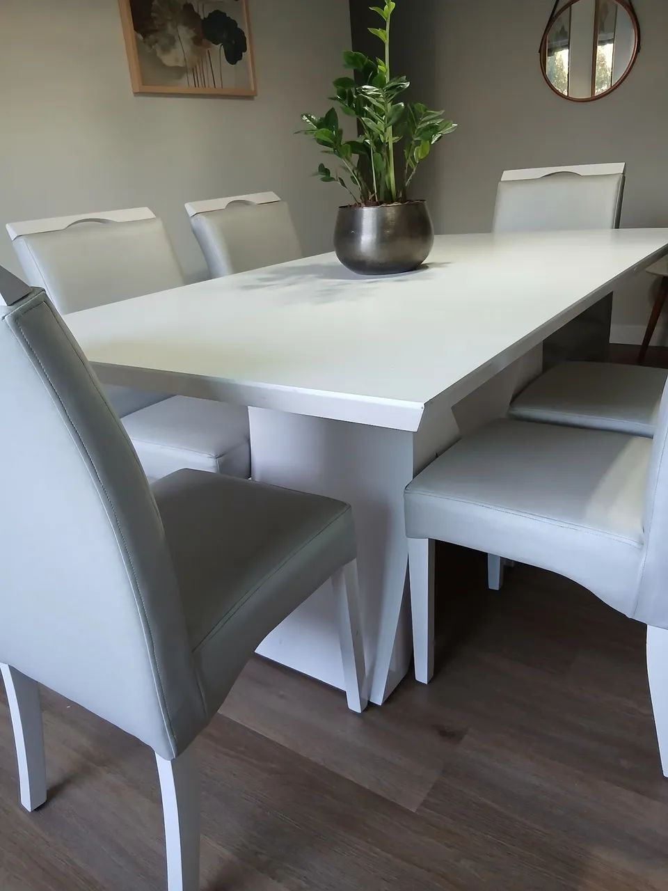 MESA DE JANTAR COM 6 CADEIRAS 