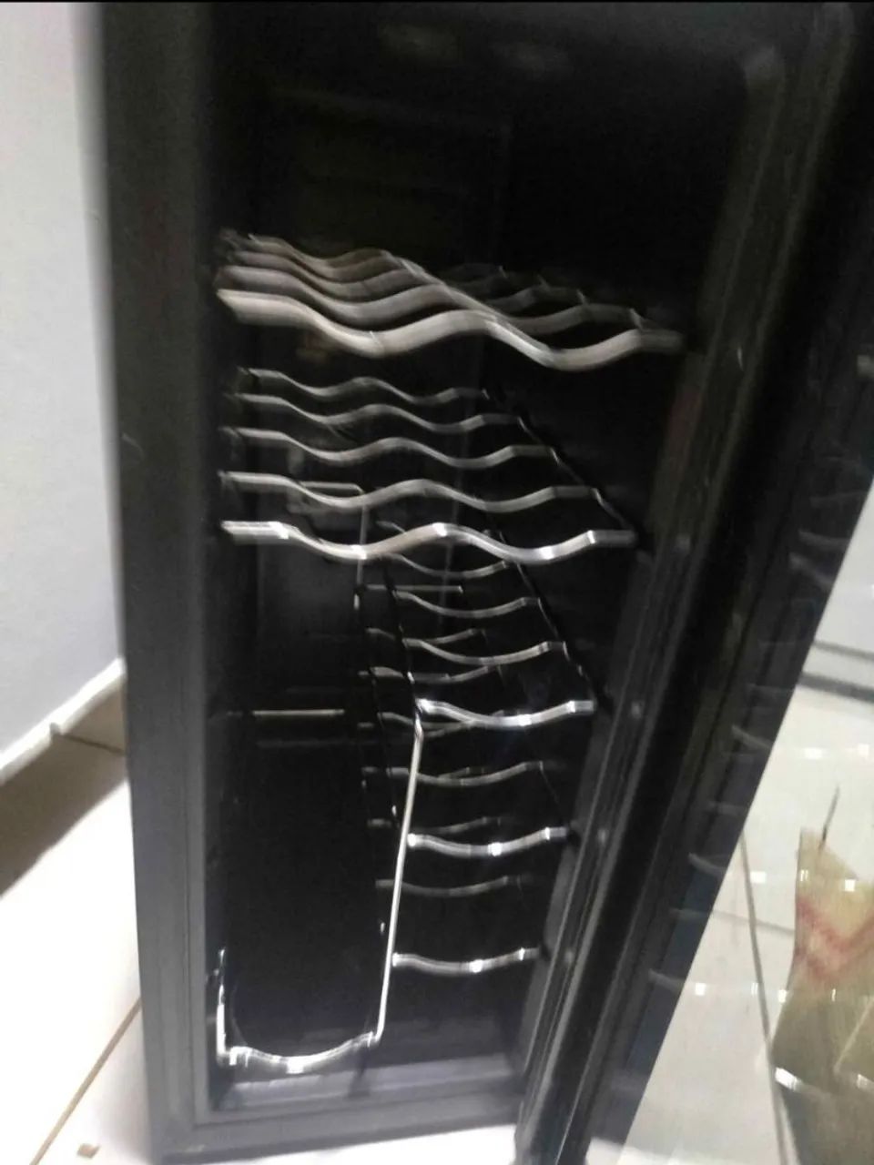 Adega Climatizada Philco 