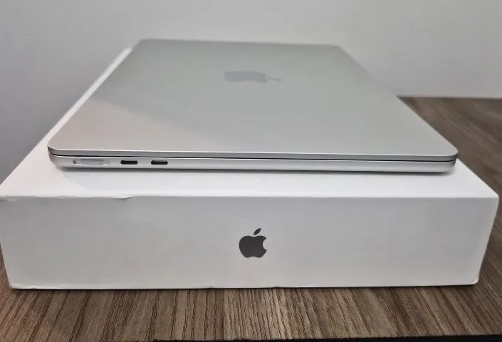 MACBOOK AIR M5 - 16GB/512GB/SILVER - 13 POLEGADAS - Foto 5