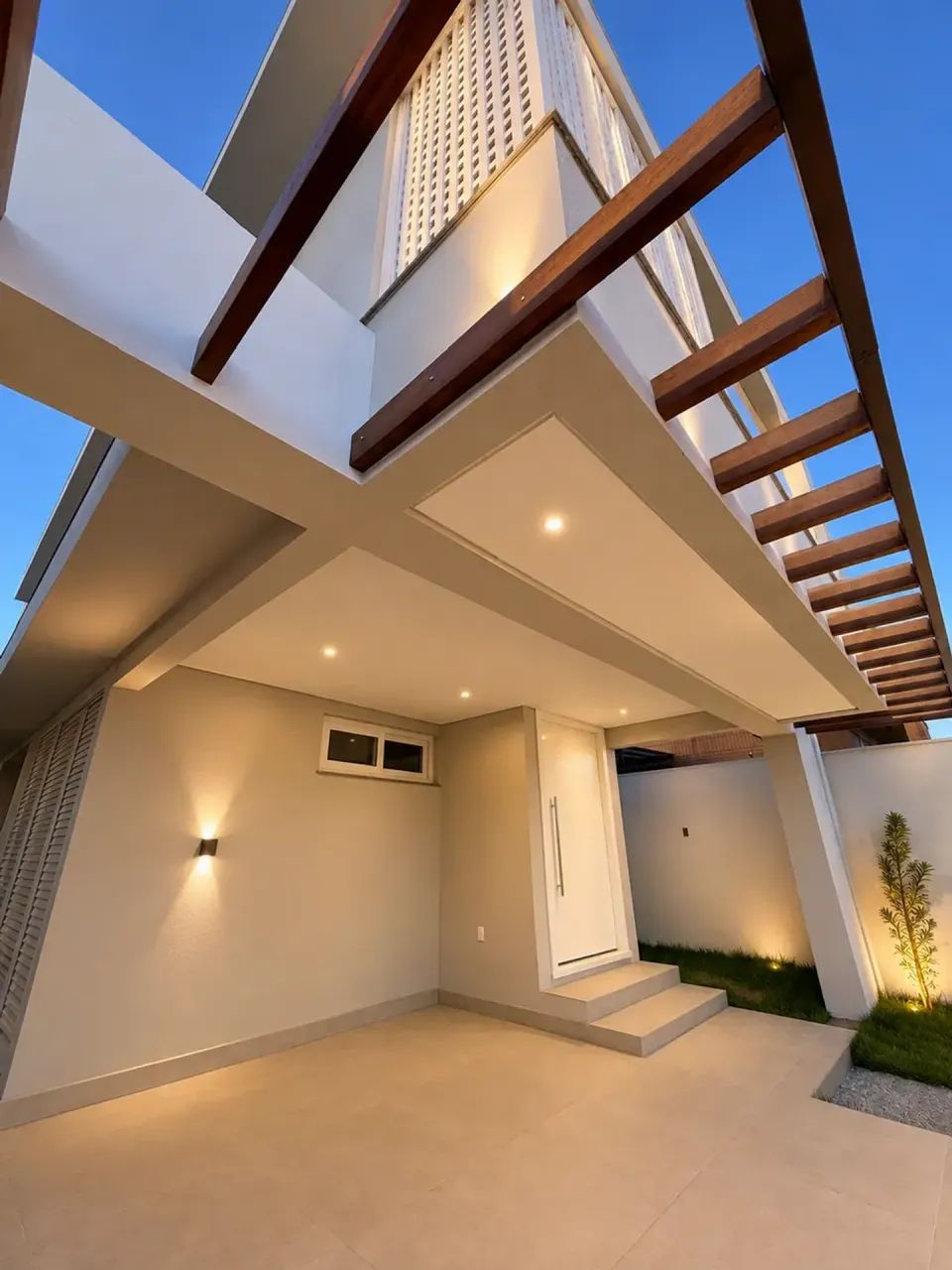 Casa com 3 suítes e alto padrão no Rio Tavares | 180 m² - Foto 2