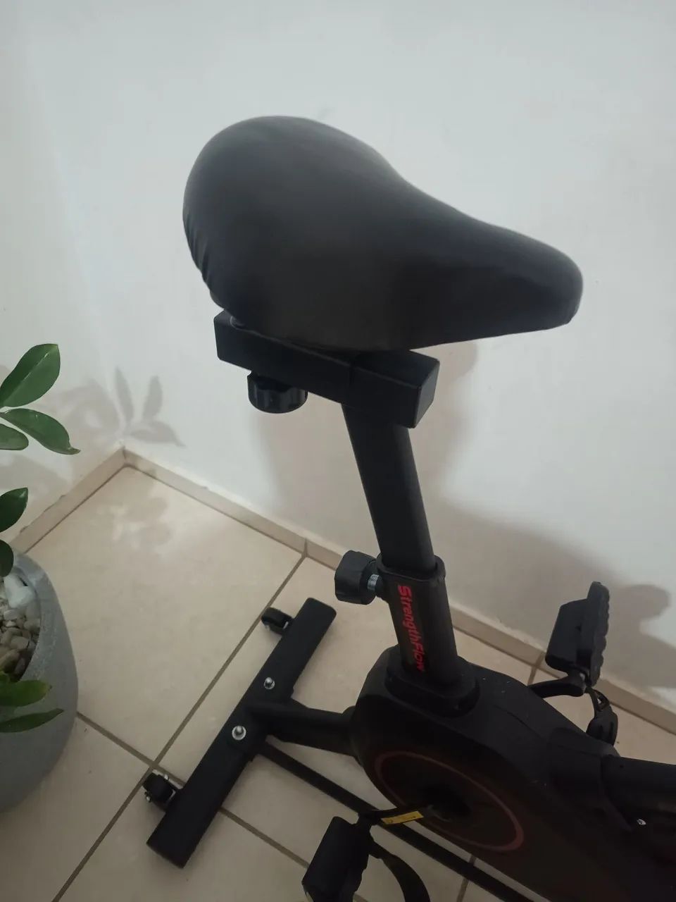 Bicicleta ergométrica (4 meses de uso) - Foto 3