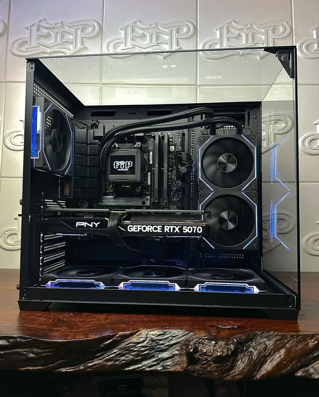 Ryzen 7 7800X 3D + RTX 5070 - Foto 4